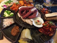 모란 접시꽃 해물보쌈