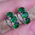 섬세한 녹색 에메랄드 925 스털링 실버 Huggie 후프 귀걸이 S0228 | Fashion earrings, Paired jewelry, Huggies earrings
