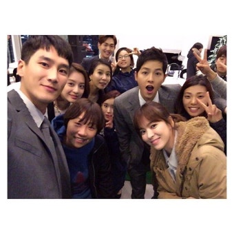건강히 지내다 우리 또 만나요! #유시진대위팬미팅청두메모리즈 #안보현 #김지원 … | Couples songs, Song joong ki birthday, Song joong ki