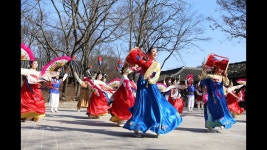 한류문화, 얼씨구절씨구야, Yippee! Yippee!,풍물놀이, 설날. 상가마을, 한국 민속촌, Korean Folk Village - 2020(이미지 포함) | 한국... 