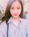 Official LOOΠΔ Instagram on Instagram: “희진이의 사복 셀카 대 방출!  #이달의소녀 #LOOΠΔ #희진 #HeeJin” | Millenium