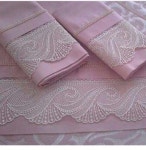 Imagem por 윤지희 em 악세사리 | Toalhas de banho e rosto, Bordas de renda de croché, Designs de bordados