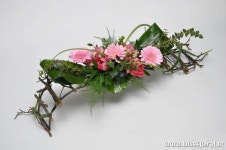 Épinglé par 은월 sur 꽃꽂이 | Arrangements floraux modernes, Composition florale, Arrangements floraux