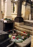 Cimetiere du Pere Lachaise, 20th Arrondissement, Paris, Jim Morrisons grave, April 11, 1998. | Pere lachaise cemetery, Père... 