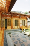 Past Meets Present: Staying in a Traditional Korean Hanok Hotel | 전통 주택, 건축, 집 건축