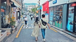 Cafe Street, Seoul Walk on weekend | 토요일 오후, 이태원 - 한남동 카페거리 산책 주말풍경 나인원한남 - YouTube - 2023 | 거리