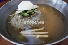 물냉면  Yanggiri, 사진, 물냉면, 냉면, 육수, 계란, 고명, 동치미, 한식, 국물, 면요리, 음식, 배경 | 식품 아이디어, 음식, 음식 사진