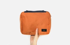 HALF COLOR TOILETRY | 게스트하우스