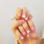 480 Likes, 4 Comments - 콩네일 (@kong___nail) on Instagram: “이달의아트 . . #대전 #대전네일 #대전네일샵 #갈마동 #둔산동 #갈마동네일... 