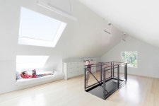 *다락방 리모델링 In Seattle, an architect transforms a cramped... gathering spot. | 다락방 디자인, 다락방 공간, 인테리어