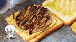 Special Toast / Seomun Market, Daegu Korea / Korean Street Food / 스페셜 토스... | Street food, Korean street food