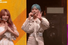 푸르댕댕 안유진의 표정 5종 세트 Purdindin An Yujins Expression 5 Piece Set | Girl, Girl top, Actors