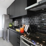 Ideia por Dayeong em 가정지ㅂ | Cores de cozinha, Cozinhas modernas, Cozinha preta