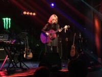 Photo by 박성하 at 프리즘홀 #DyoNJoo #singersongwriter #music #gig #프리즘홀 #prizmhall #lace #blonde