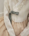 ㆍ ㆍ 봄 햇살 가득 따뜻하고 부드러운 신부한복 #spring#detail #korea #hanbok | 한복 결혼식, 한국 스타일, 패션 스타일