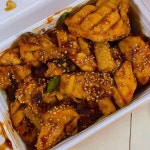 먹기 딱 좋은 맵찔이 아닌데 보통맛도 매워서 허버버버버 흡입했는데 담에 시켜먹을땐 한단계 올려서 강한... | Chicken wings, Food, Chicken