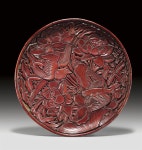 A VERY RARE CARVED RED LACQUER SHALLOW TRAY -  YUAN DYNASTY (1279-1368). | 그림, 도자기, 목공예