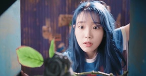 아이유 Blueming(블루밍) 비하인드 두번째 폰 배경화면... Blueming(블루밍) 비하인드 두번째 폰 배경화면 & 잠금화면 65장 (갤럭시... 