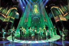 Emerald City - photo: Keith Pattison. Really Useful Group production of The Wizard of Oz. | 오즈의 마법사, 무대 디자인, 뮤지컬