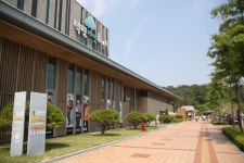 경기도 공식블로그 - 달콤한 나의 도시 :: 신사의 품격 로맨스를 느낄 수 있는 덕평자연휴게소 | 건축물, 도시, 고속도로 휴게소