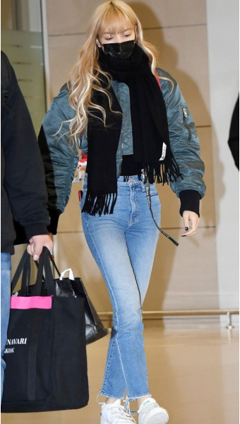 #블랙핑크 #BLACKPINK #LISA #리사 #ลิซ่า | 패션 스타일, 공항패션, 한국 스타일