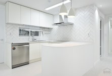 [개봉동 인테리어] 개봉 아이파크 34평 비앙코 화이트 욕실과 화이트 라운드 주방 리모델링- 올 화이트에 엣지 더하기! : 네이버 블로그... 