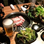 * #삼겹살 너무 먹고싶었어❤😋 역시 한국인은 한국음식을 먹어야지!!... 오늘증말 #좋은데이 * * #新大久保 なう！ #サムギョプサル... 