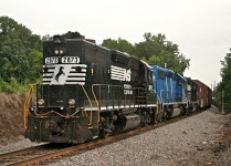 NS 2873 An older model GP38 works the yard in Calhoun, Tennessee | 기관차