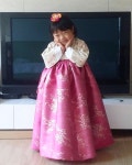 예쁜 손녀를 위해 할머님이 솜씨 한번 보여주셨네요 #한복 #한복만들기 #한복수업 #구로 한복배우기 #손녀 #예쁘다 #한국문화센터구로지부... 