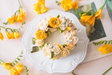 202 Likes, 2 Comments - 루이스 플라워케이크_분당 정자동 (@lewis_flowercake) on Instagram: “3월의 플라워케이크 No.5 lewis flowercake... 