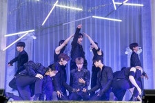 Sepgu #셒구 #에스에프나인 #SF9 #TearDrop #티어드롭 | Sf9, Concert, Guys