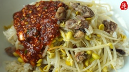 콩나물밥에 돼지고기 꼭 넣어보세요. 고소하고 씹는맛이 일품. 압력솥 조리 | 식품 아이디어, 요리, 밥