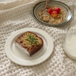 머리하고 리틀넥 갔다가 대기줄 보고 바로 패스 언제쯤 가려나? 근처 평양냉면 집에서 한그릇 완면하고 신상카페 잠시 들렀는데 사람들... 