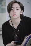 Imagem de 2). 잘생긴 마크 por 선주 양