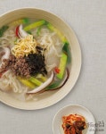 Knifecut Noodles (Kalguksu, 칼국수) - photo | 요리, 한국의 국수, 식품 아이디어