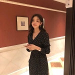오늘은 요것부터 올라갑니다 🖤🖤🖤아담한 분들께도 좋아요! 165 모델에게 무릎 좀 아래라 아담한 분들이 오히려 기장감은 더 좋을 수... 