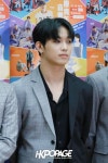 Pin oleh 비오디 di HYUNSIK BTOB | Foto abstrak, Abstrak