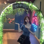 Instagram의 기묘한 기무세딘님: “🐋 아 쿠 아 리 움 💙 . 대구 신세계 백화점에 있다길랴 다녀와봤어요! 다양한 공연이랑 여러가지 체험할 수... 