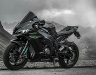 Pin de 원희 이 en 가와사키 | Chicas en moto, Motos