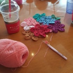 달달한 커피 마시며 수다수다 & 뜨개질  #목요뜨개모임 #뜨개질 #손뜨개 #crochet #knitting #바느질 #자수 #embroidery #퀼트 #quilt... 