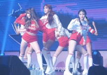 [포토] AOA , 레트로 펑키 빙글뱅글 무대 (AOA 빙글뱅글 쇼케이스)