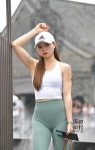 인카님의 1girls | 운동복, 레깅스 패션, 여성