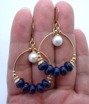 Dangling Blue Lapis Lazuli W. White Fwp Gold Hoop Earring A0615 #earringshandmade | 비즈 귀걸이, Diy 쥬얼리, 귀고리