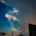 . 어제 비온 뒤 하늘 . . #seoul #sky #sunset #비온뒤노을 #note9 #lightroomccmobile  . 어제 비온 뒤 하늘 . . #seoul #sky #sunset... 