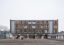 Facade.Entrance에 있는 핀