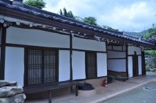 노태우전대통령 생가..찾는이가 없다.입구에 문화해설사 한분이 지키고 있다.대구시 동구 용진마을.20130626