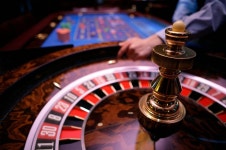 한국 카지노 서킷에서 최고 품질의 도박 제공 | Poker table, Poker, Decor