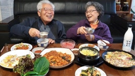 돼지막창에 막걸리 한잔~! 해물파전은 필수 (계란찜, 막창 먹방, 파전 먹방) Pork Mukbang / Korean Food Recipes - 2023 | 요리, 가족... 