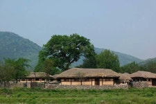 Woeam-village in Asan, Korea 아산 외암마을 | 자연 사진, 풍경... in Asan, Korea  아산 외암마을 | 자연 사진, 풍경 사진, 풍경 수채화