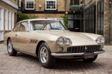 Ferrari 330 GT 2+2 | 슈퍼카